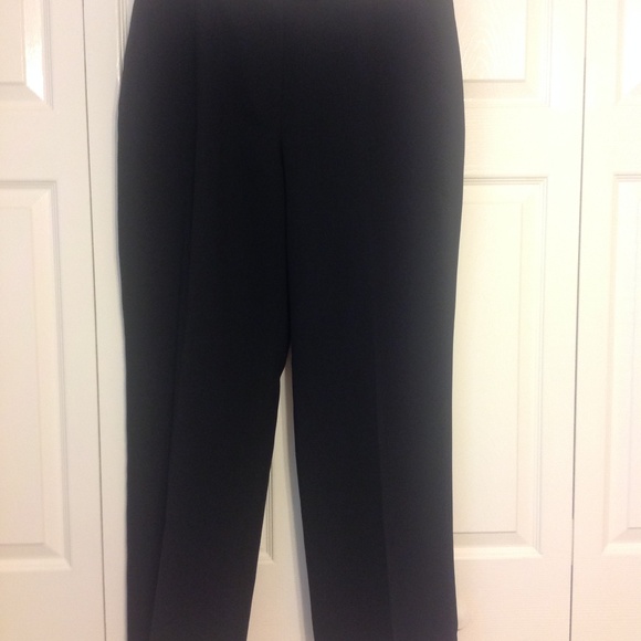 LeSuit Pants Suit (Pants & Jacket) - Picture 4 of 7